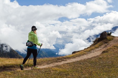 pratiquer du sport en hiver - marche nordique - tuttinutri