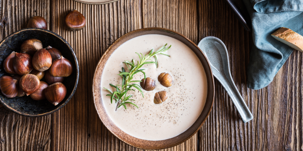 Visuel d'une soupe détox Velouté de châtaignes au céleri-rave par Tuttinutri LMP Santé