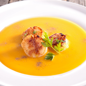 Visuel d'une soupe détox Velouté de courge aux noix de Saint-Jacques par Tuttinutri LMP Santé