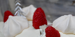 Bûche roulée légère framboise noix de coco